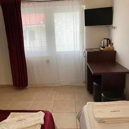 Casa Therapi 게스트하우스 Două Mai