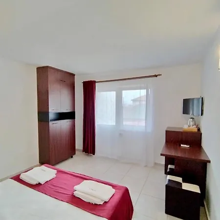 Casa Therapi 게스트하우스 Două Mai